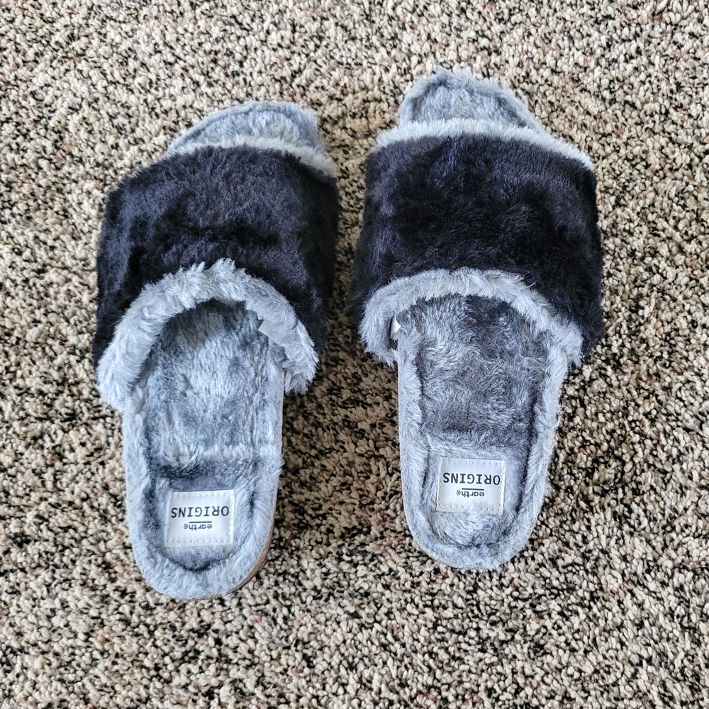 Earth Origins Gray and Black Fuzzy Mules - Picture 2 of 5
